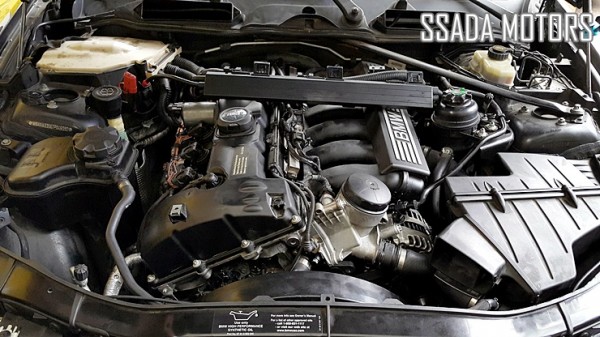 BMW328i_로커암커버 장착 후.jpg
